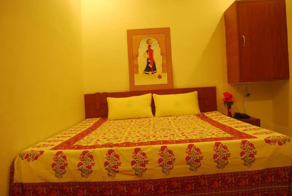Hotel Collection O Royal Plaza Pushkar Esterno foto